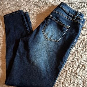 SOLD ✔️Petite A3 Denim cropped jeans!